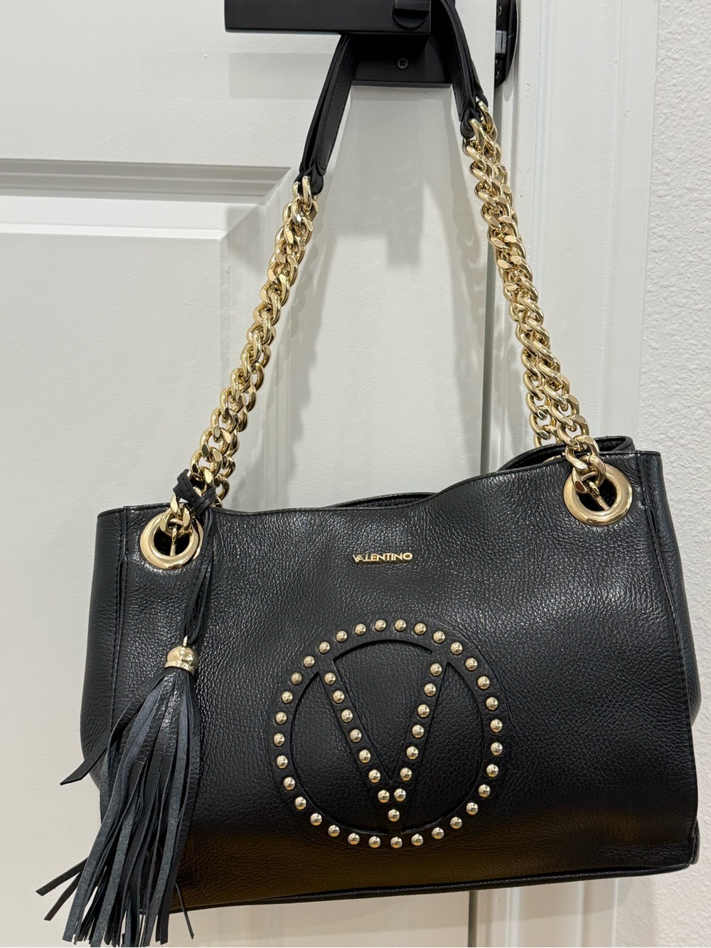 Valentino Black Pebbled Leather Studded V Shoulder Bag with Gold Chain - Picture 5 of 5